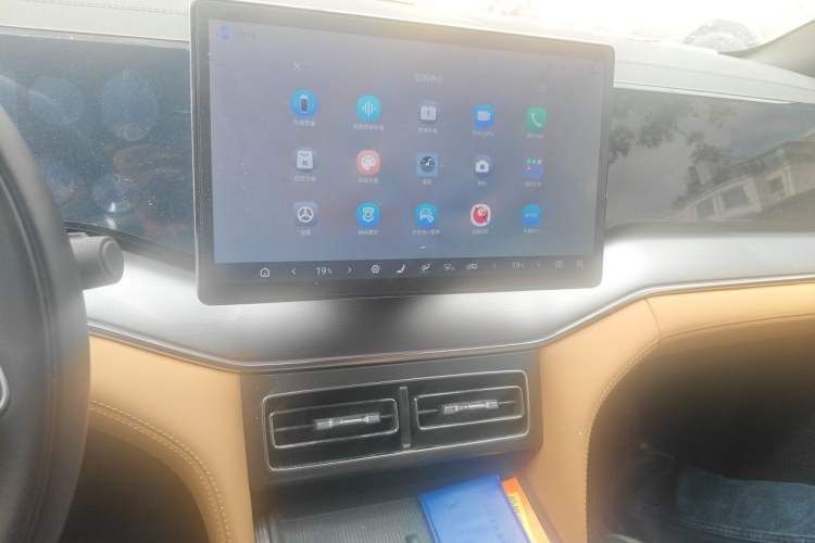 Used BYD Song L DM-i 2024 112 km Beyond Edition Audio And AC Panel