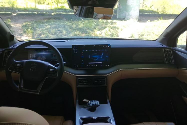 Used BYD Song L DM-i 2024 112 km Beyond Edition Center Console