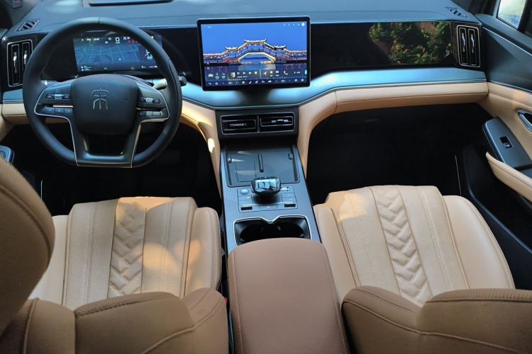 Used BYD Song L DM-i 2024 112 km Beyond Edition Center Console
