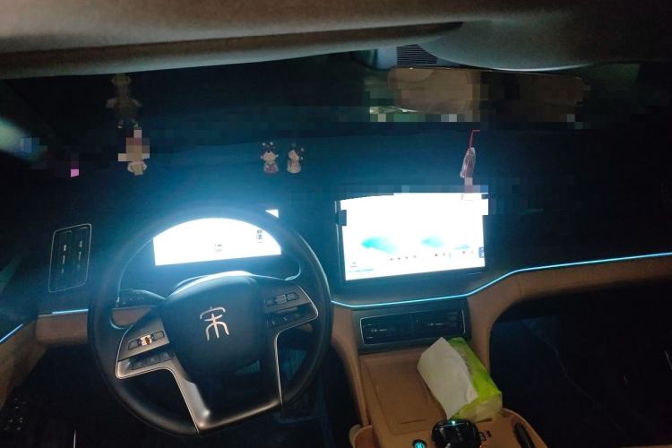 Used BYD Song L DM-i 2024 112 km Beyond Edition Center Console