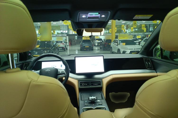 Used BYD Song L DM-i 2024 112 km Beyond Edition Center Console