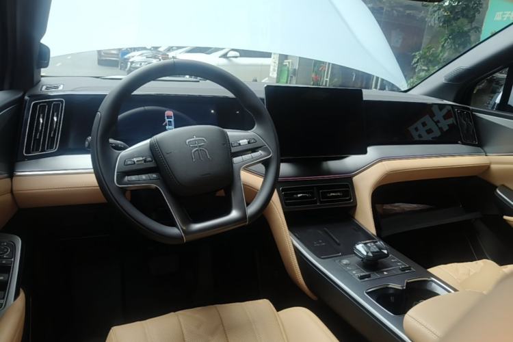 Used BYD Song L DM-i 2024 112 km Beyond Edition Center Console
