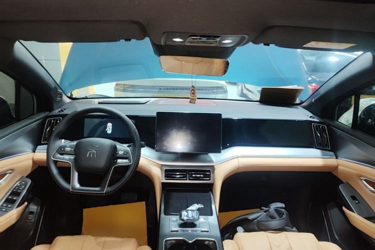 Used BYD Song L DM-i 2024 112 km Beyond Edition Center Console