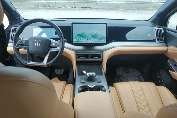 Used BYD Song L DM-i 2024 112 km Beyond Edition Center Console