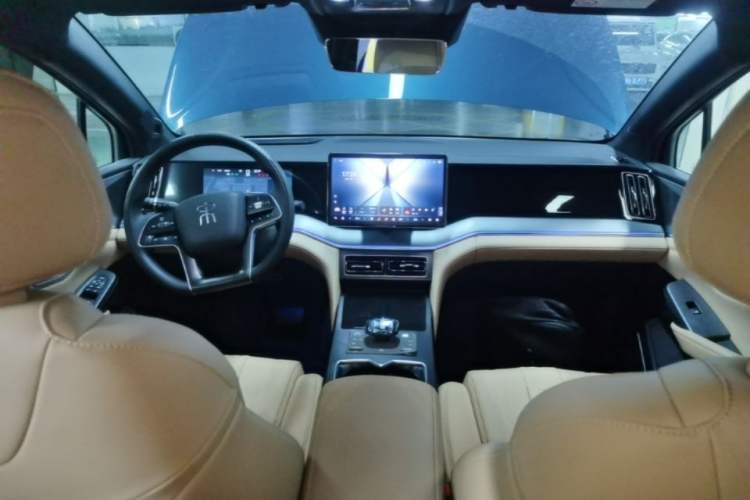 Used BYD Song L DM-i 2024 112 km Beyond Edition Center Console