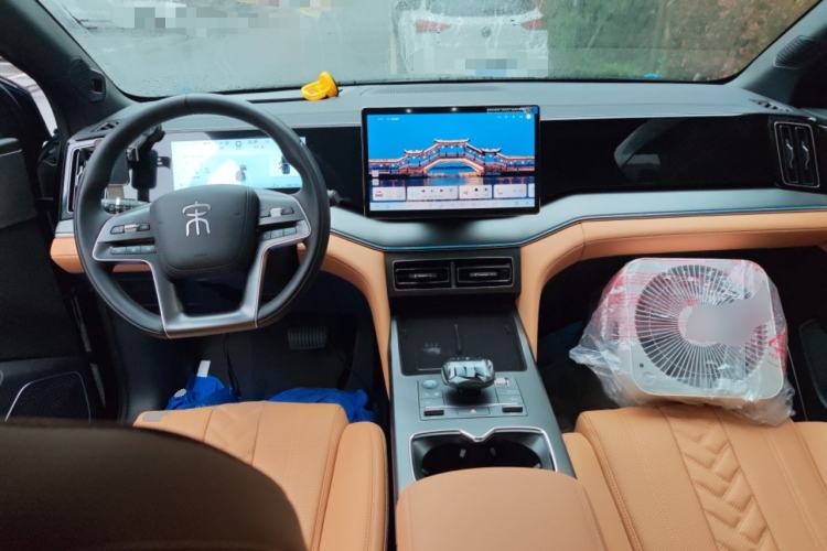 Used BYD Song L DM-i 2024 112 km Beyond Edition Center Console