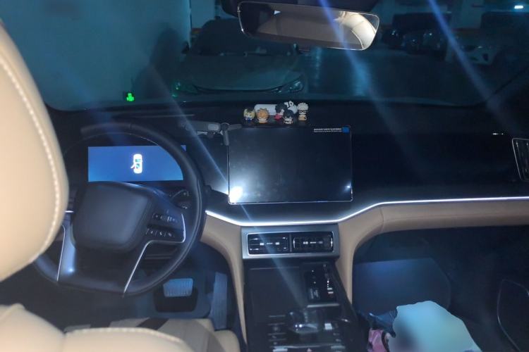Used BYD Song L DM-i 2024 112 km Beyond Edition Center Console