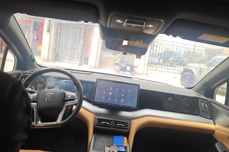 Used BYD Song L DM-i 2024 112 km Beyond Edition Center Console