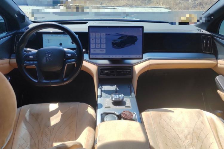 Used BYD Song L DM-i 2024 160 km Excellence Version Center Console