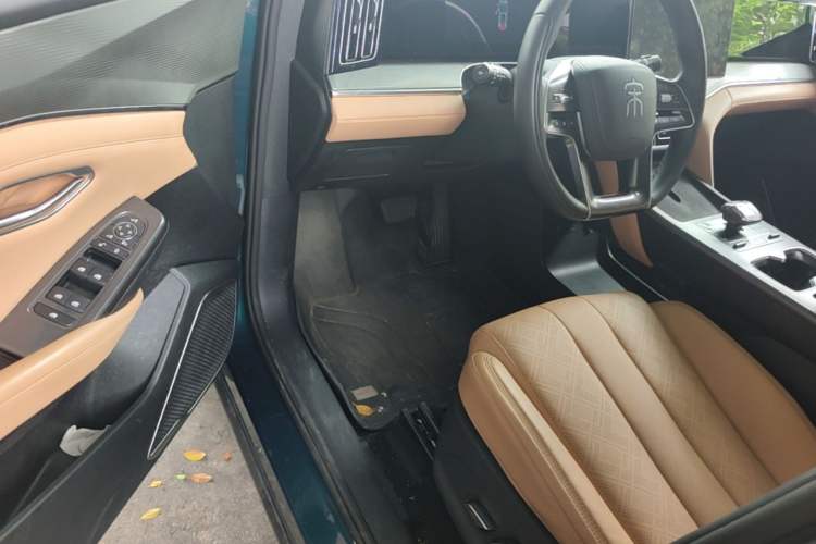 Used BYD Song L DM-i 2024 112 km Leading Edition Driver Seat
