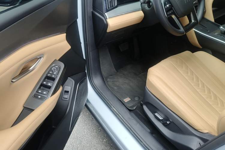 Used BYD Song L DM-i 2024 112 km Beyond Edition Driver Seat