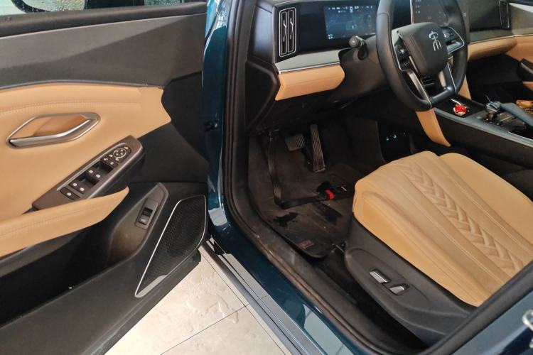 Used BYD Song L DM-i 2024 160km Beyond Edition Driver Seat