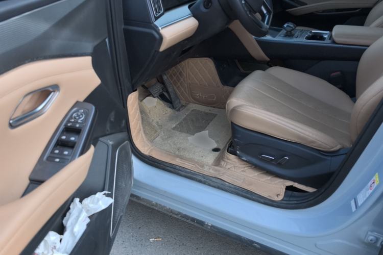 Used BYD Song L DM-i 2024 112 km Leading Edition Driver Seat