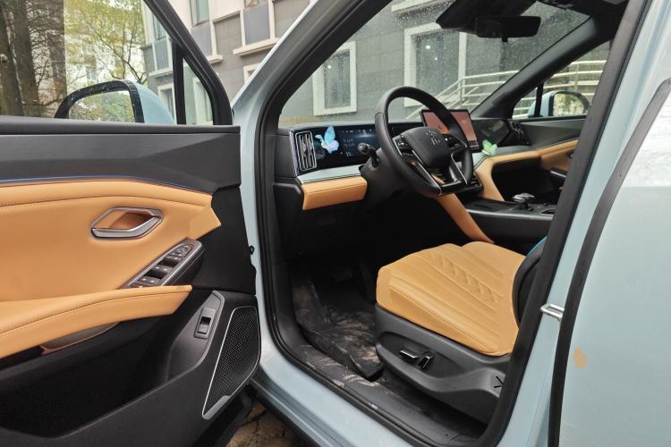 Used BYD Song L DM-i 2024 112 km Beyond Edition Driver Seat