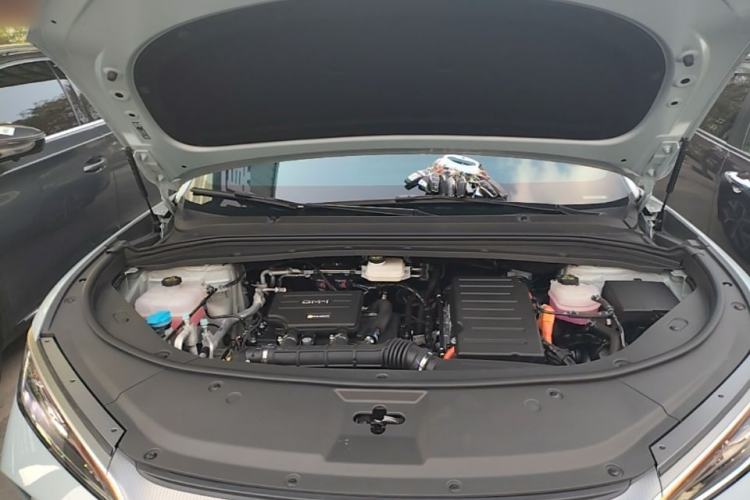 Used BYD Song L DM-i 2024 160 km Excellence Version Engine Bay