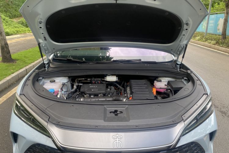 Used BYD Song L DM-i 2024 160 km Excellence Version Engine Bay