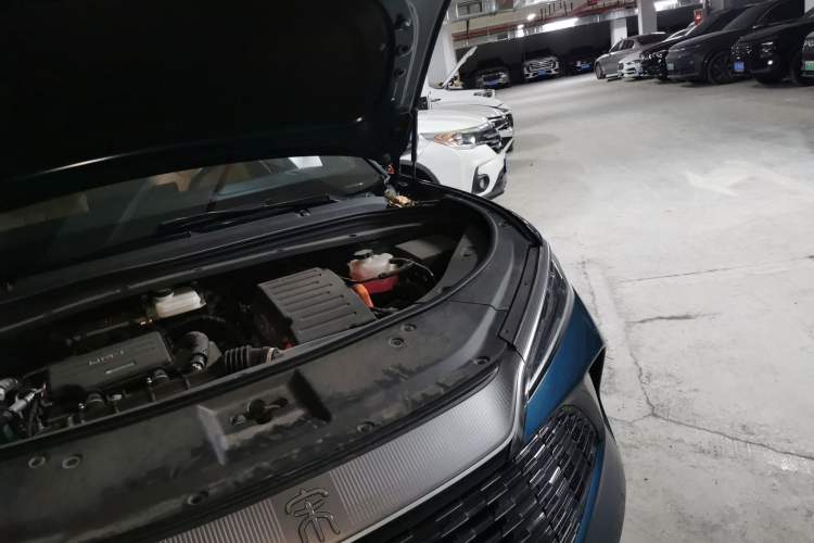 Used BYD Song L DM-i 2024 112 km Leading Edition Engine Bay Left