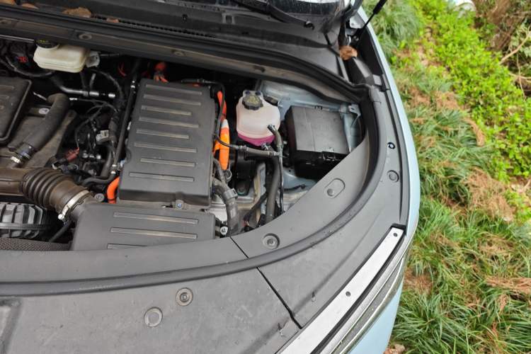Used BYD Song L DM-i 2024 112 km Beyond Edition Engine Bay Left