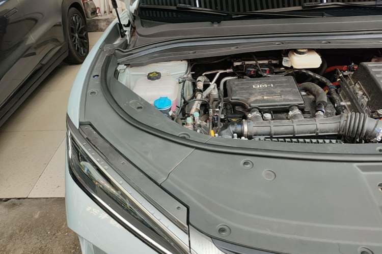 Used BYD Song L DM-i 2024 112 km Beyond Edition Engine Bay Right