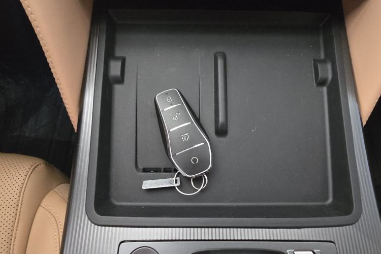 Used BYD Song L DM-i 2024 112 km Beyond Edition Exterior 10