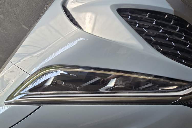 Used BYD Song L DM-i 2024 112 km Beyond Edition Exterior 3
