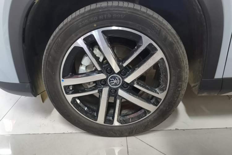 Used BYD Song L DM-i 2024 112 km Leading Edition Exterior 4