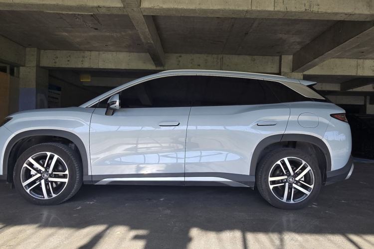 Used BYD Song L DM-i 2024 112 km Beyond Edition Exterior 4