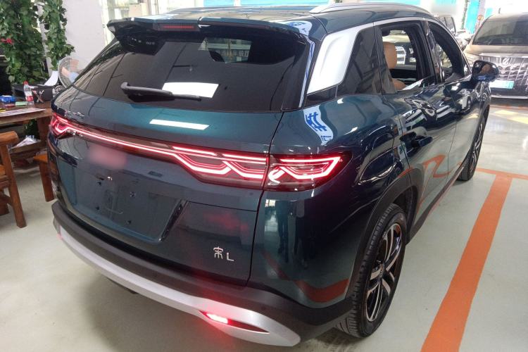 Used BYD Song L DM-i 2024 112 km Beyond Edition Exterior 5