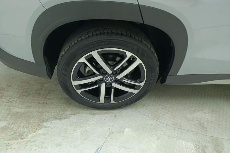 Used BYD Song L DM-i 2024 112 km Beyond Edition Exterior 5