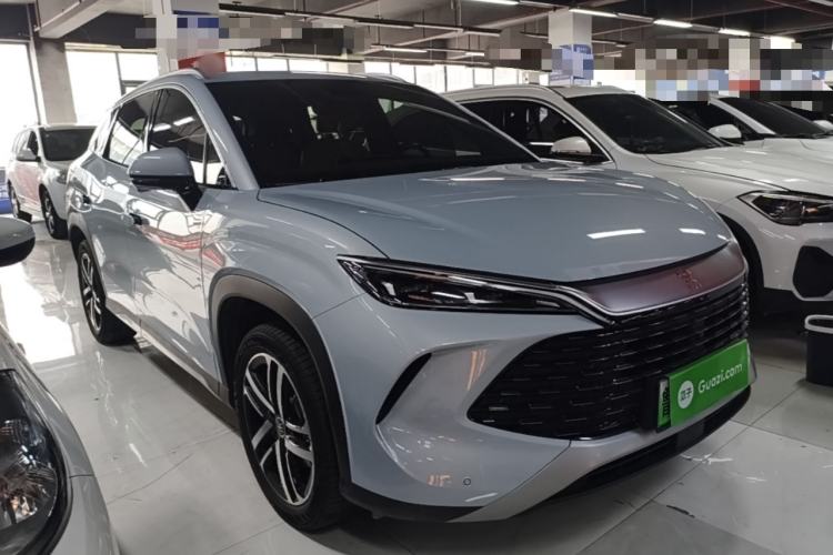 Used BYD Song L DM-i 2024 112 km Leading Edition Front Right 45 Deg