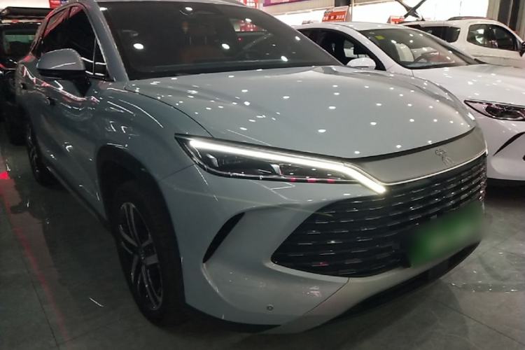Used BYD Song L DM-i 2024 112 km Beyond Edition Front Right 45 Deg