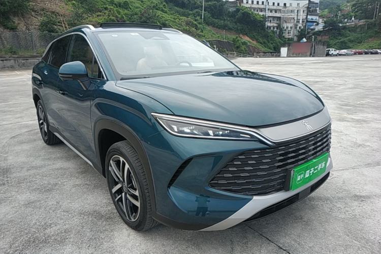 Used BYD Song L DM-i 2024 112 km Beyond Edition Front Right 45 Deg