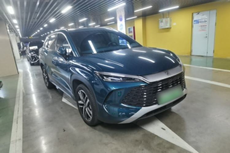 Used BYD Song L DM-i 2024 112 km Beyond Edition Front Right 45 Deg