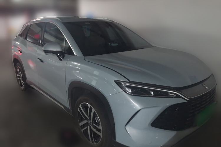 Used BYD Song L DM-i 2024 112 km Beyond Edition Front Right 45 Deg