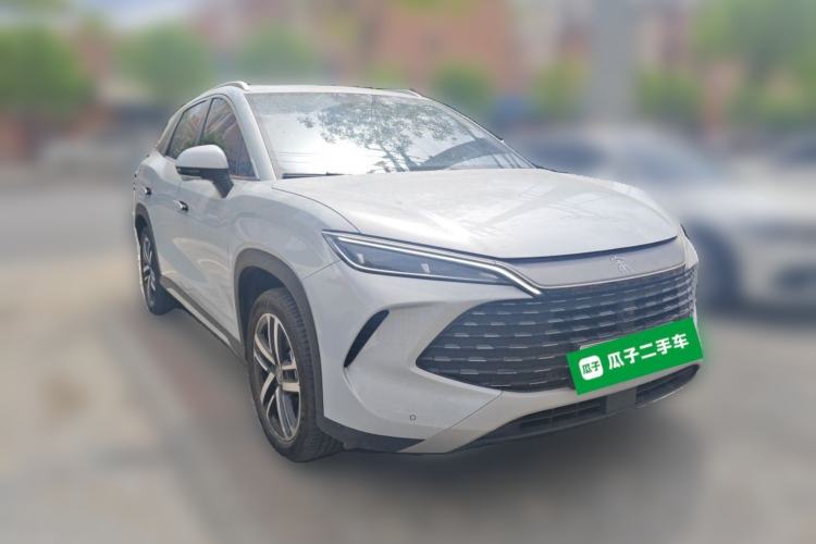 Used BYD Song L DM-i 2024 112 km Beyond Edition Front Right 45 Deg