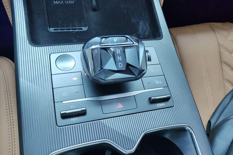 Used BYD Song L DM-i 2024 112 km Beyond Edition Gear Lever