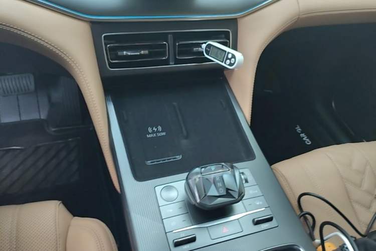 Used BYD Song L DM-i 2024 160 km Excellence Version Gear Lever
