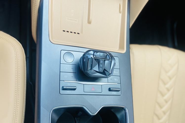 Used BYD Song L DM-i 2024 160 km Excellence Version Gear Lever