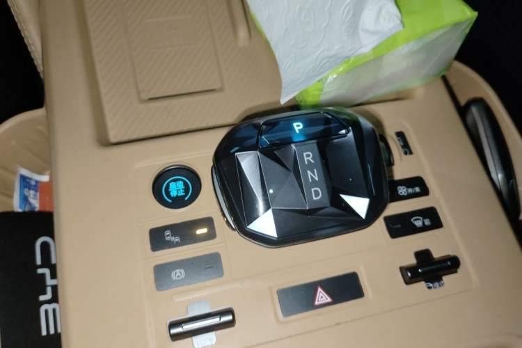 Used BYD Song L DM-i 2024 112 km Beyond Edition Gear Lever