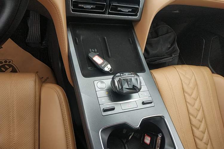 Used BYD Song L DM-i 2024 112 km Beyond Edition Gear Lever