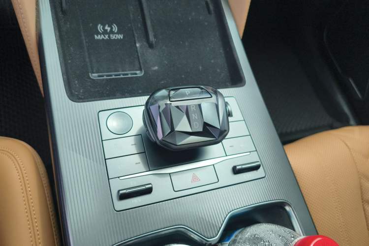 Used BYD Song L DM-i 2024 112 km Beyond Edition Gear Lever