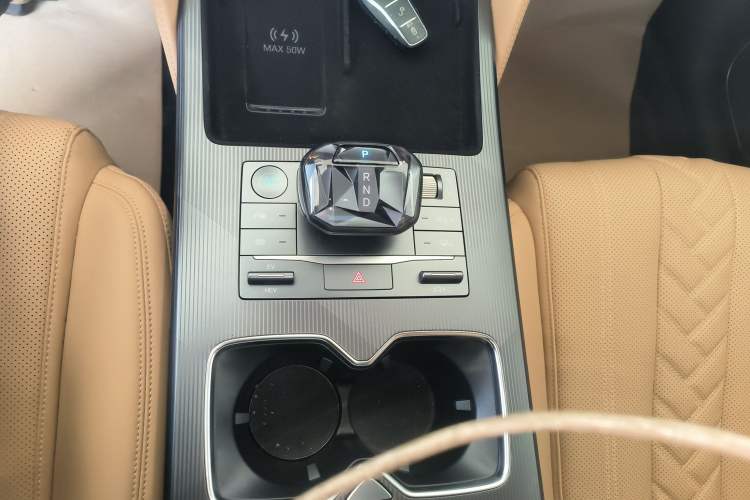 Used BYD Song L DM-i 2024 160 km Excellence Version Gear Lever
