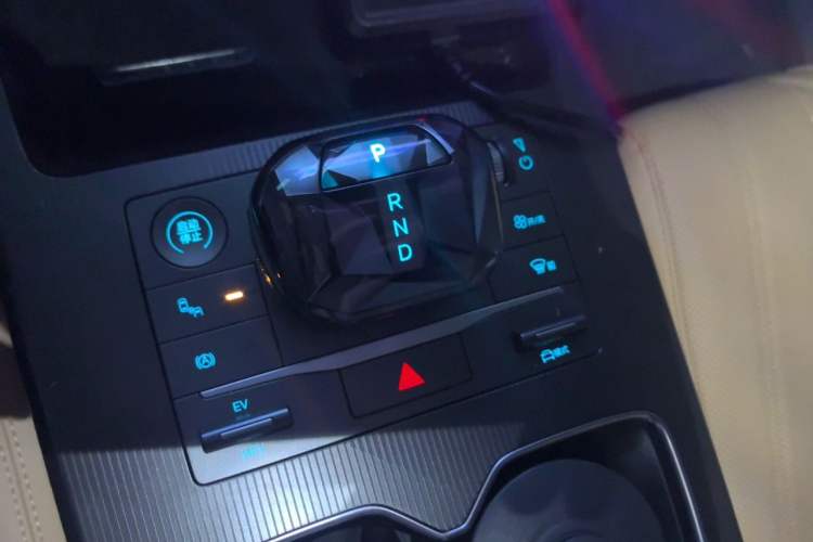 Used BYD Song L DM-i 2024 112 km Beyond Edition Gear Lever