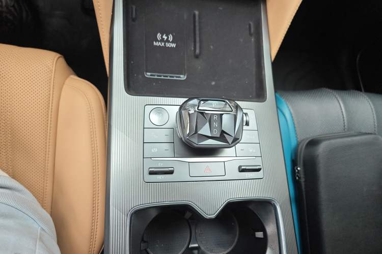 Used BYD Song L DM-i 2024 112 km Beyond Edition Gear Lever