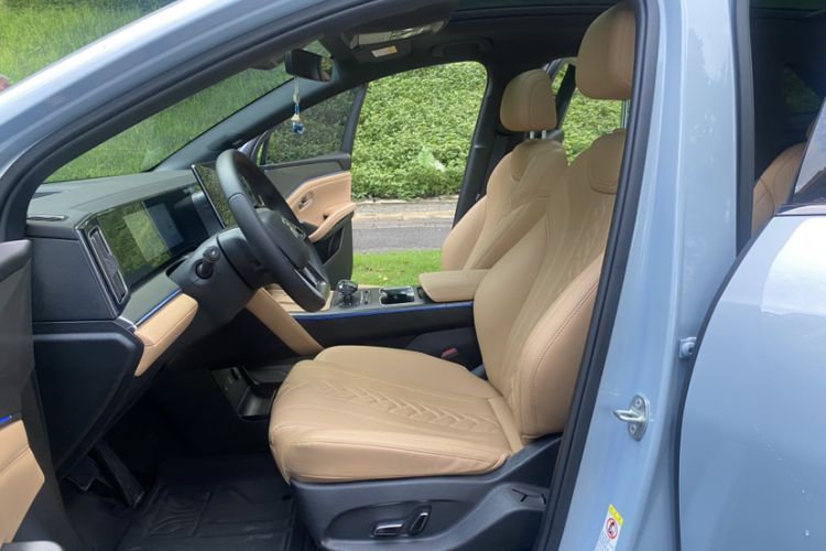 Used BYD Song L DM-i 2024 160 km Excellence Version Interior 1