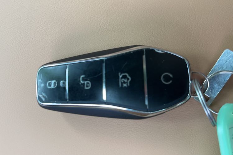 Used BYD Song L DM-i 2024 75km Leading Edition Interior 1