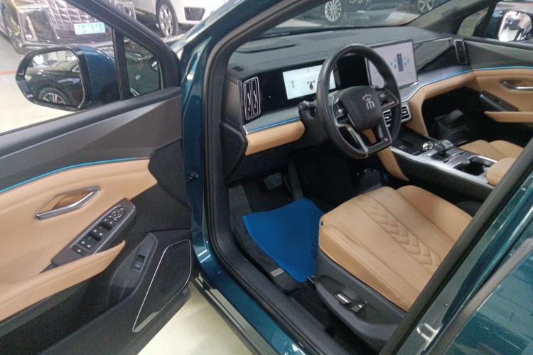Used BYD Song L DM-i 2024 112 km Beyond Edition Interior 3
