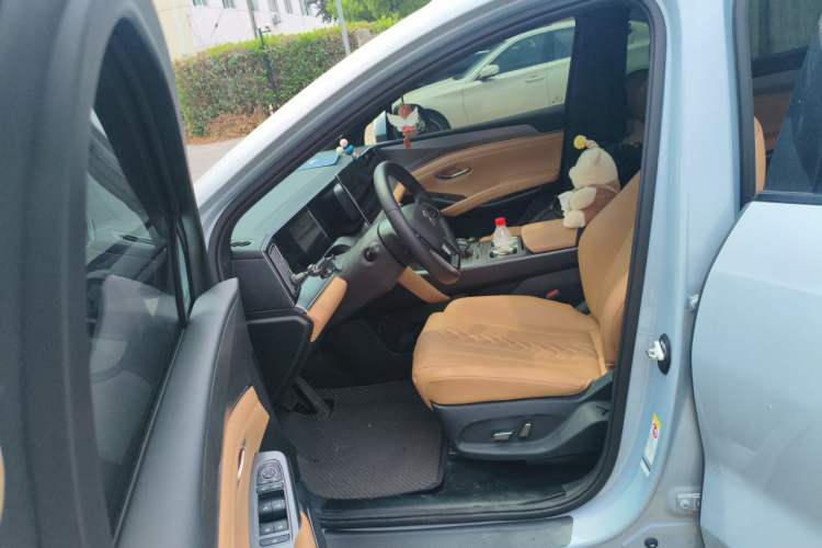 Used BYD Song L DM-i 2024 112 km Beyond Edition Left Front Seat
