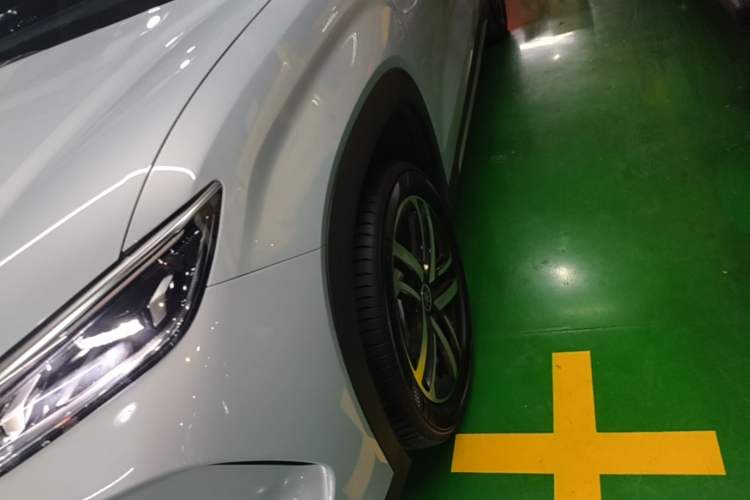 Used BYD Song L DM-i 2024 112 km Leading Edition Left Front Wheel Hub