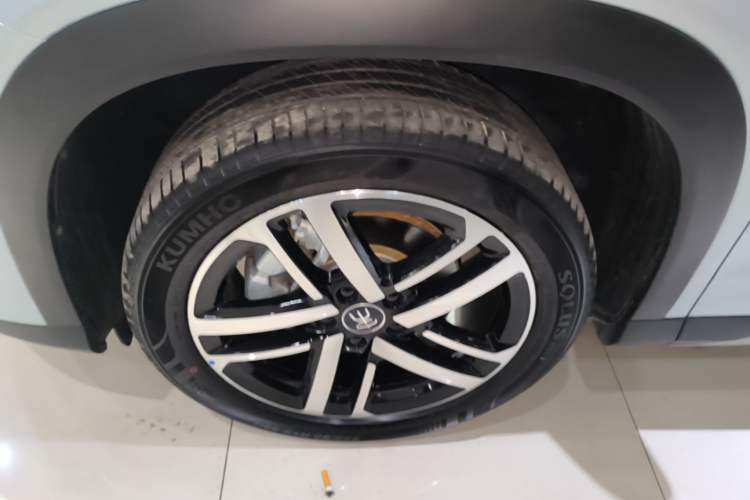 Used BYD Song L DM-i 2024 112 km Leading Edition Left Front Wheel Hub